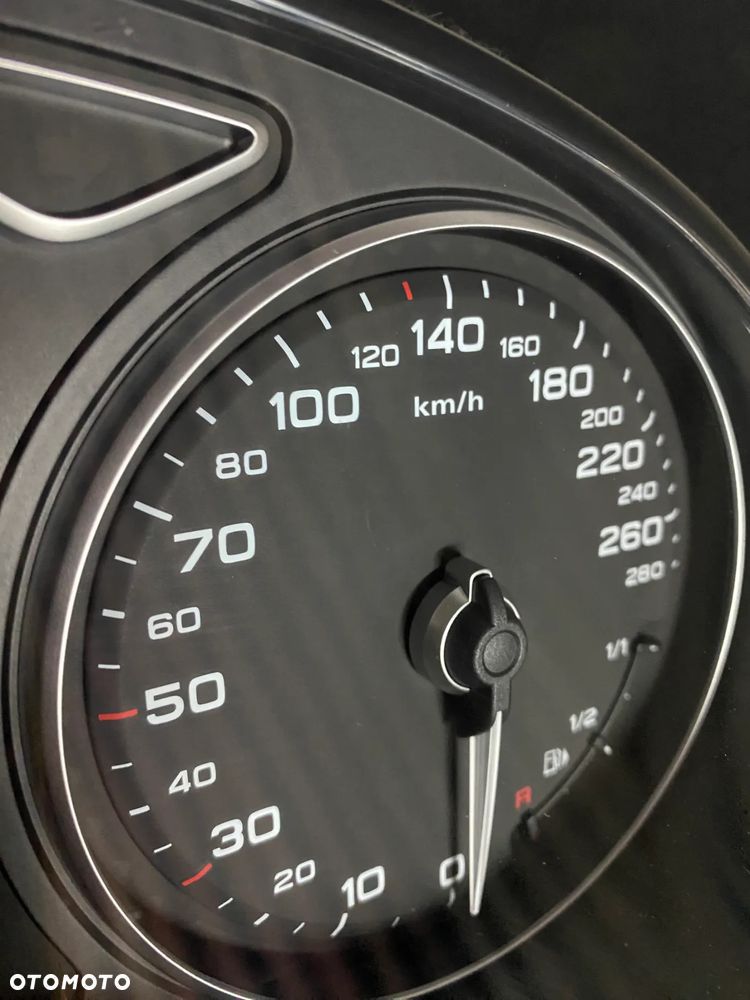 AUDI A3 8V e-tron licznik zegary 8V0920872K - 4