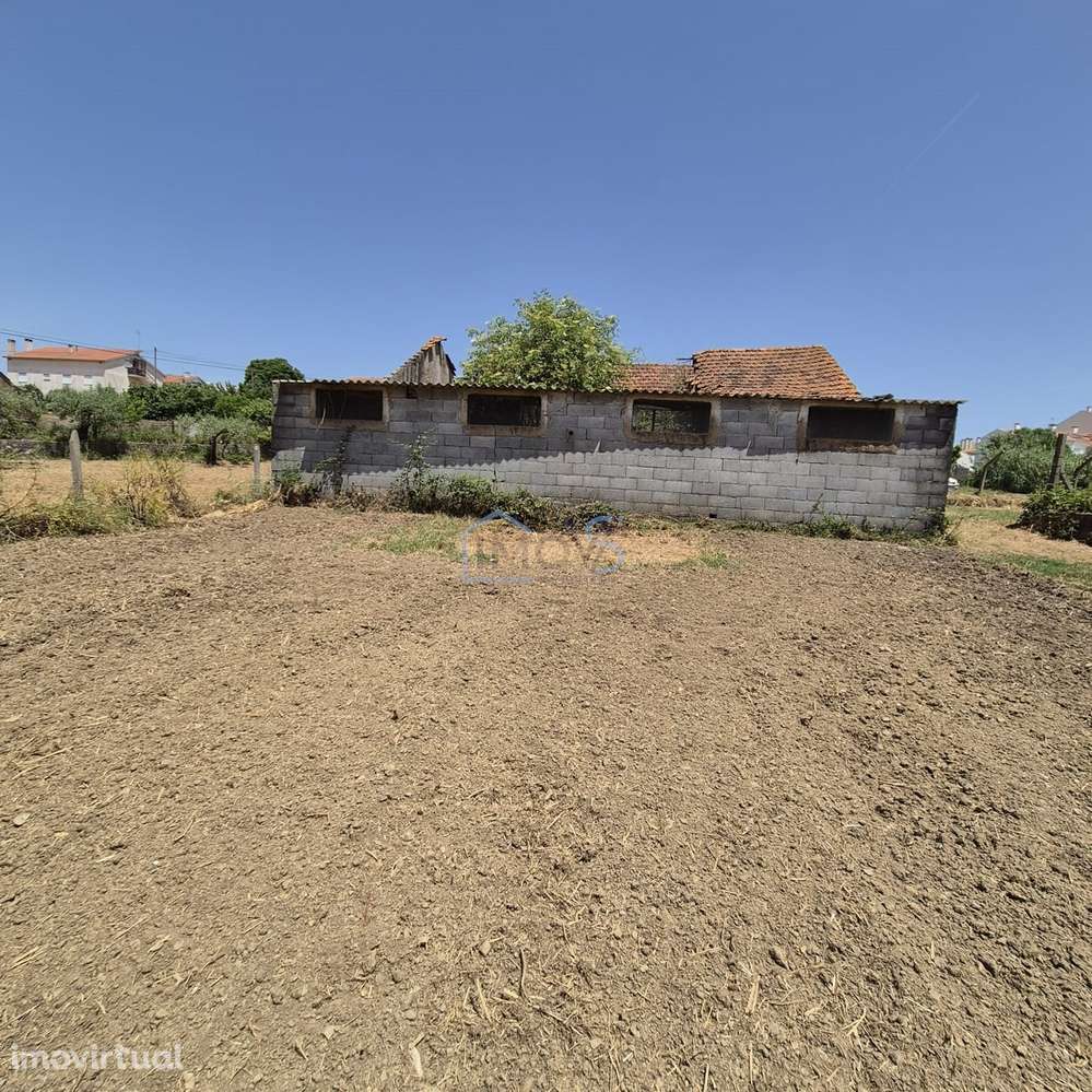 Terreno com viabilidade de construção no centro da vila – Ferreira do - Grande imagem: 2/20