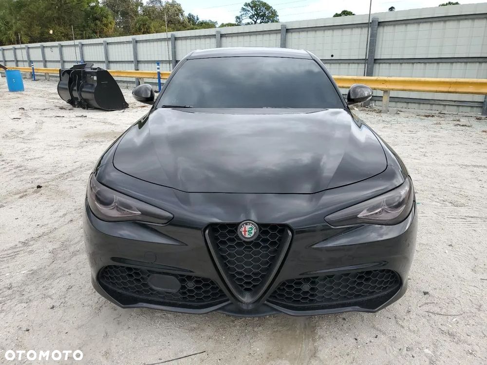 Alfa Romeo Giulia 2.0 Turbo 16V AT8-Q4 Ti - 3