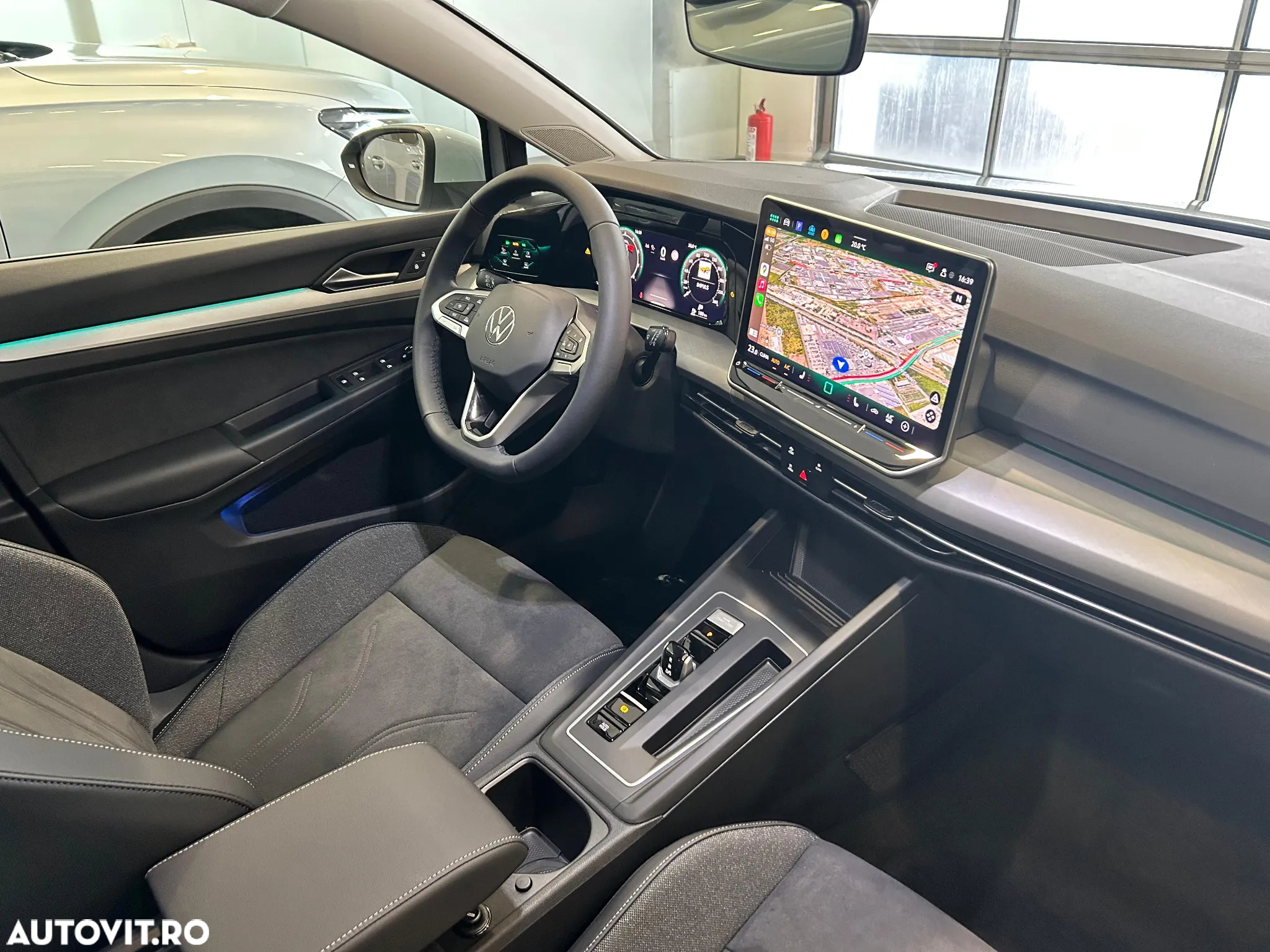 Volkswagen Golf 1.5 eTSI DSG MHEV Advanced - 6