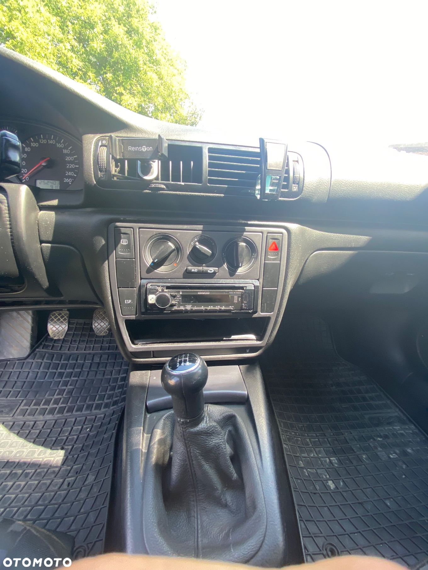 Volkswagen Passat - 21