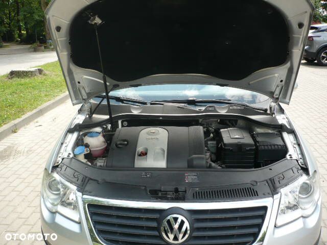 Volkswagen Passat 1.6 FSI Comfortline - 4