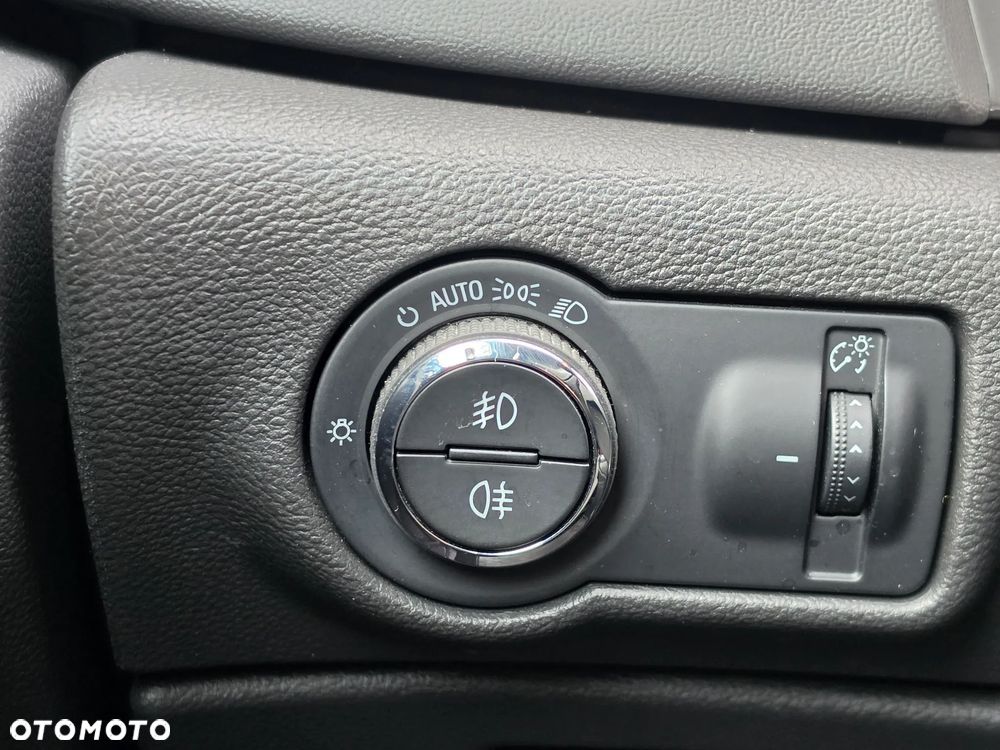 Opel Astra 1.4 Turbo Innovation - 27