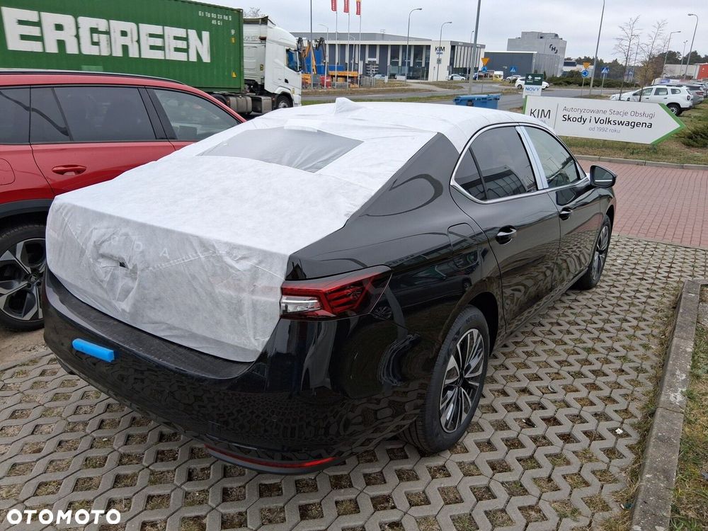 Skoda Superb 1.5 TSI mHEV Drive DSG - 4