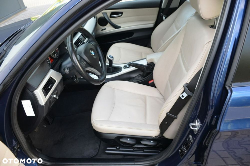 BMW Seria 3 - 25