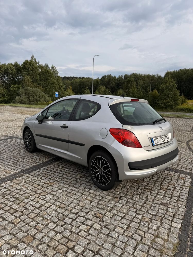 Peugeot 207 - 10