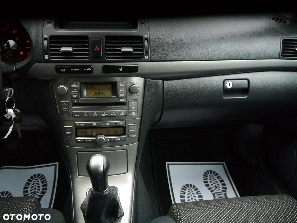 Toyota Avensis 2.0 VVT-i Sol plus Premium - 21