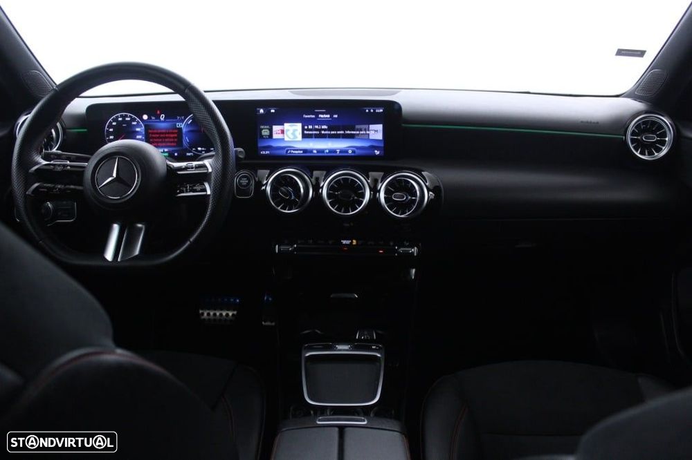 Mercedes-Benz A 250 e AMG Line - 17
