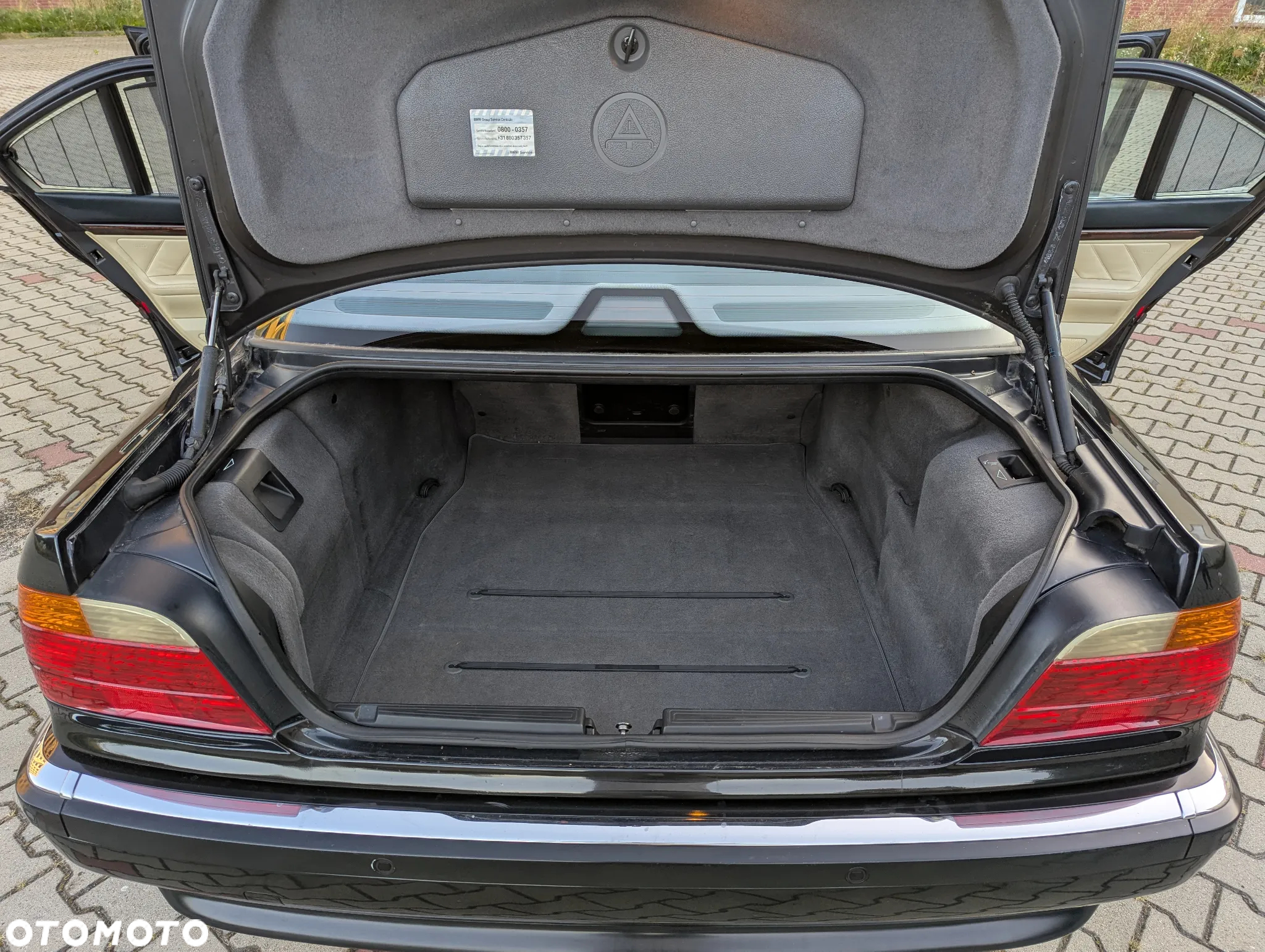 BMW Seria 7 750i - 10