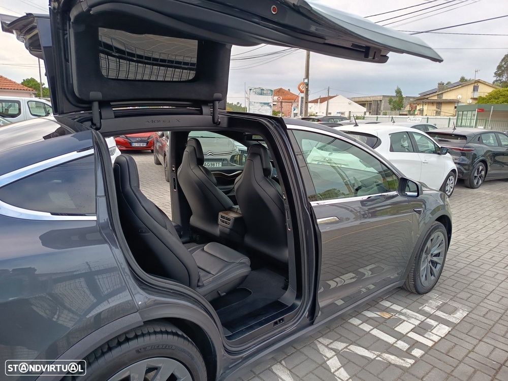 Tesla Model X 100D - 18