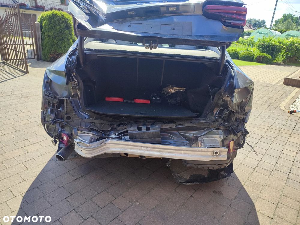 Audi A4 Limousine 2.0 TDI DPF clean diesel multitronic Attraction - 33