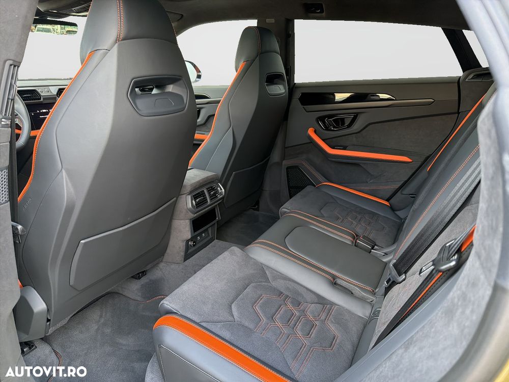 Lamborghini URUS - 13