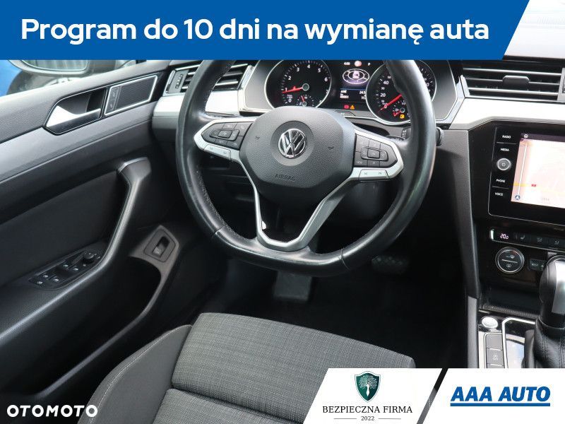 Volkswagen Passat - 8