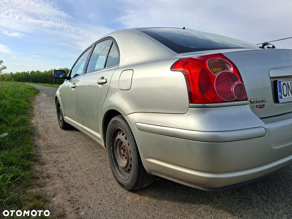 Toyota Avensis 1.8 VVT-i Luna - 12