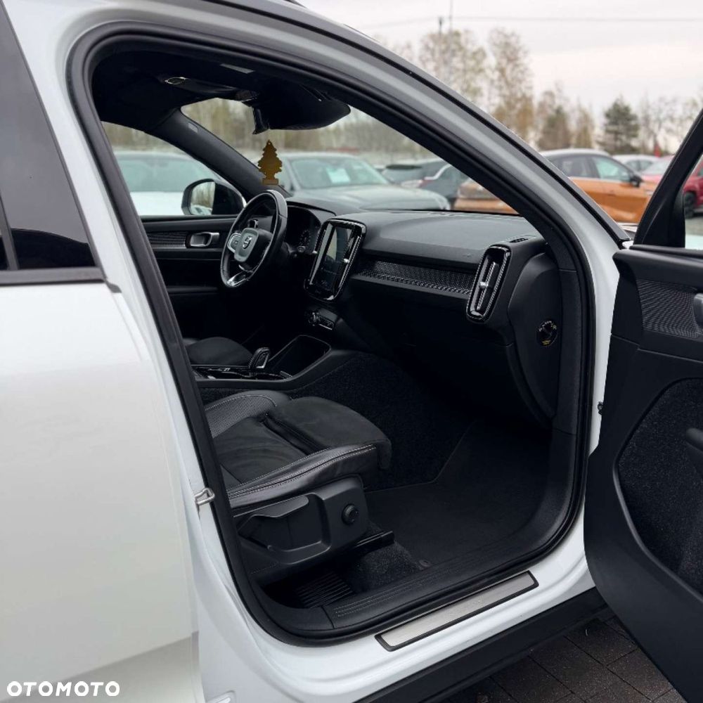 Volvo XC 40 D4 AWD R-Design (Intro Edition) - 39