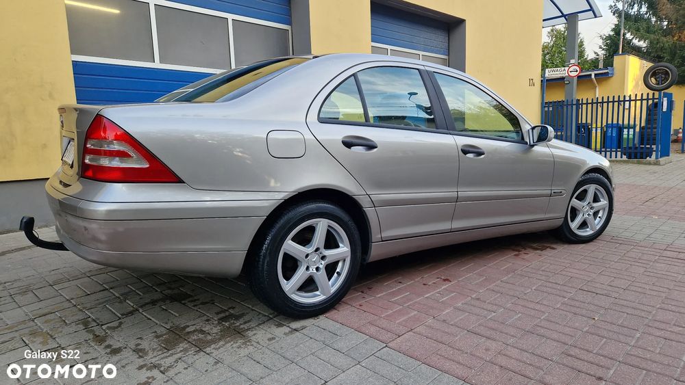 Mercedes-Benz Klasa C 180 Kompressor Classic - 12