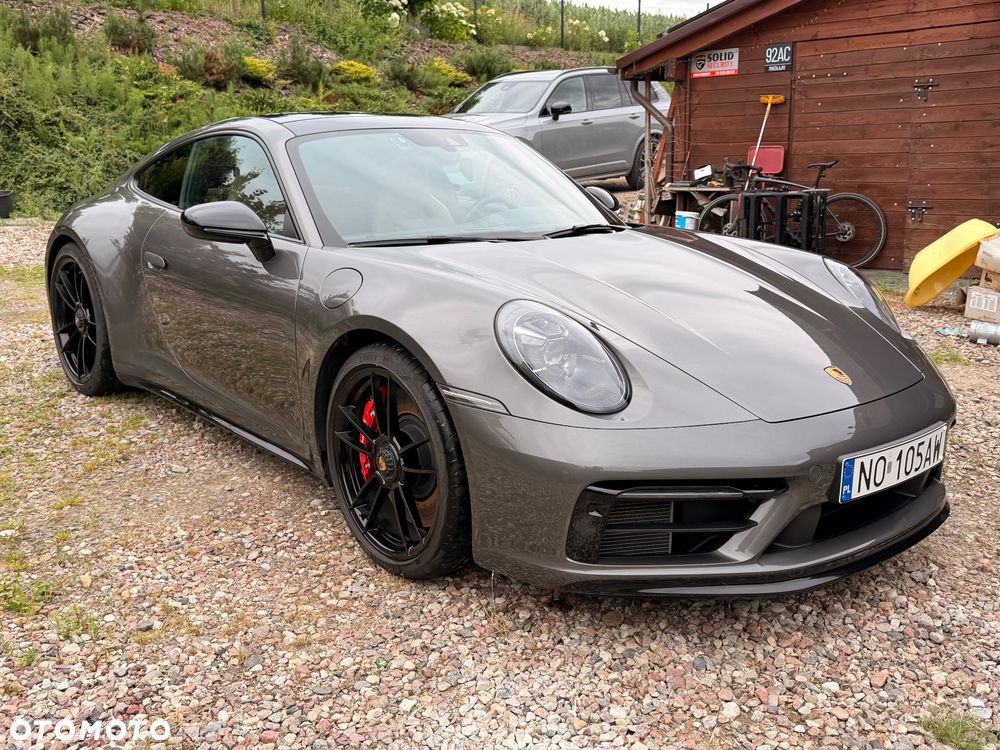 Porsche 911 Carrera GTS - 3