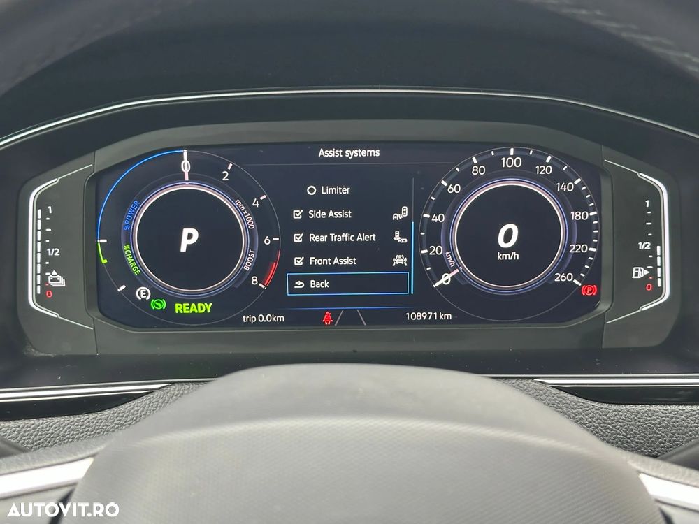Volkswagen Passat - 16