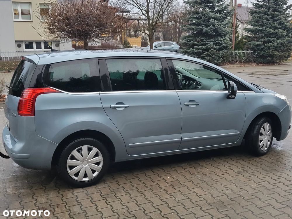 Peugeot 5008 1.6 THP Active 7os - 9