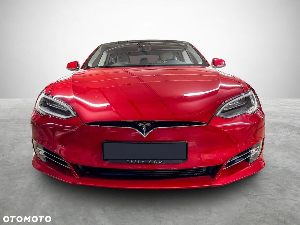Tesla Model S - 9