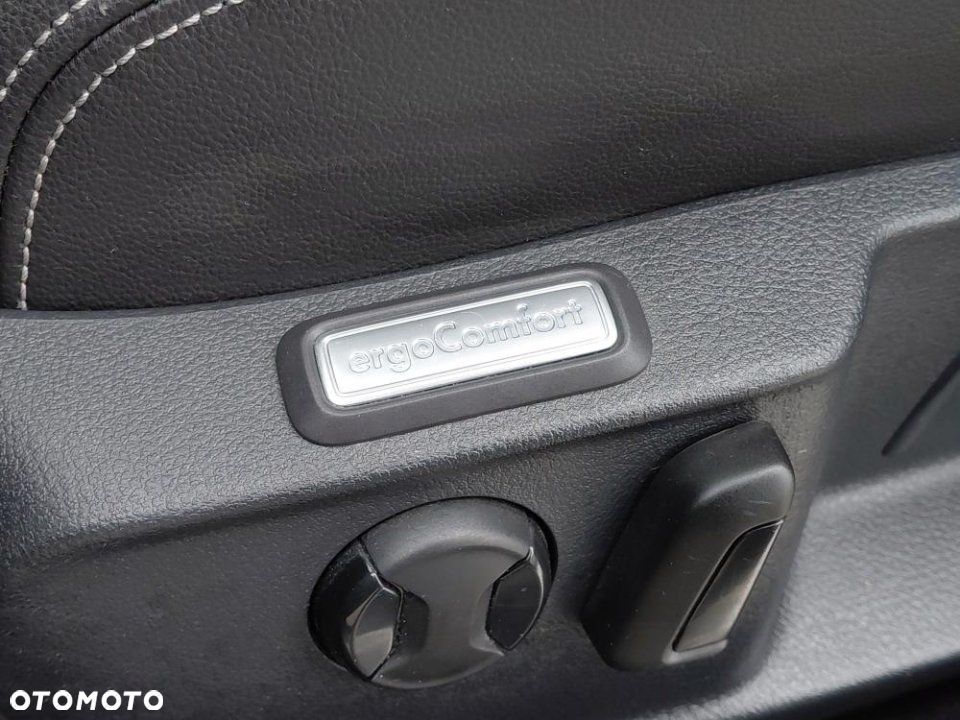 Volkswagen Passat - 12