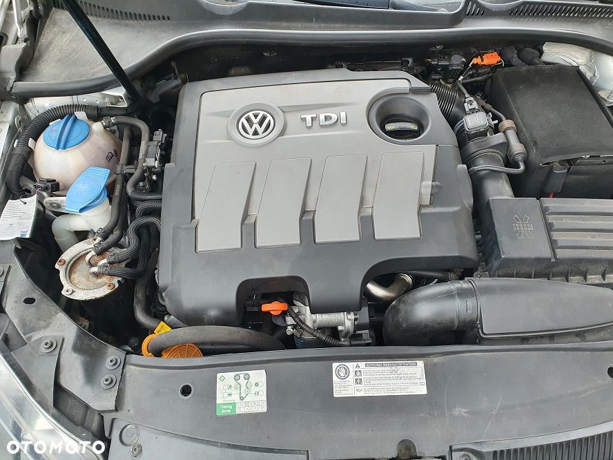 Volkswagen Golf 1.6 TDI DPF BlueMotion Technology MATCH - 18