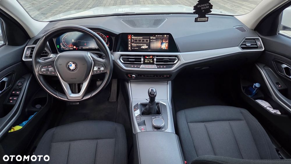 BMW Seria 3 318i Advantage - 36