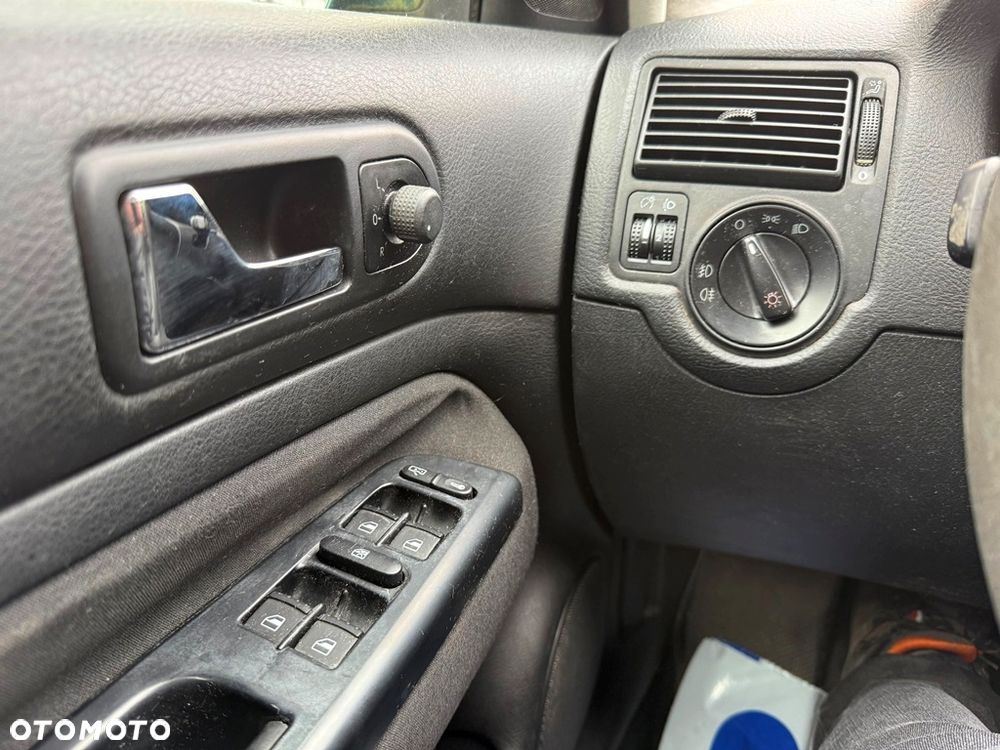 Volkswagen Golf 1.4 Goal - 34