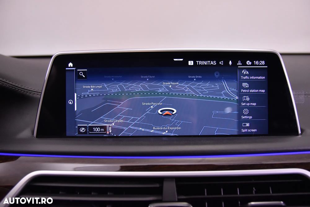 BMW Seria 7 740Ld xDrive MHEV - 24