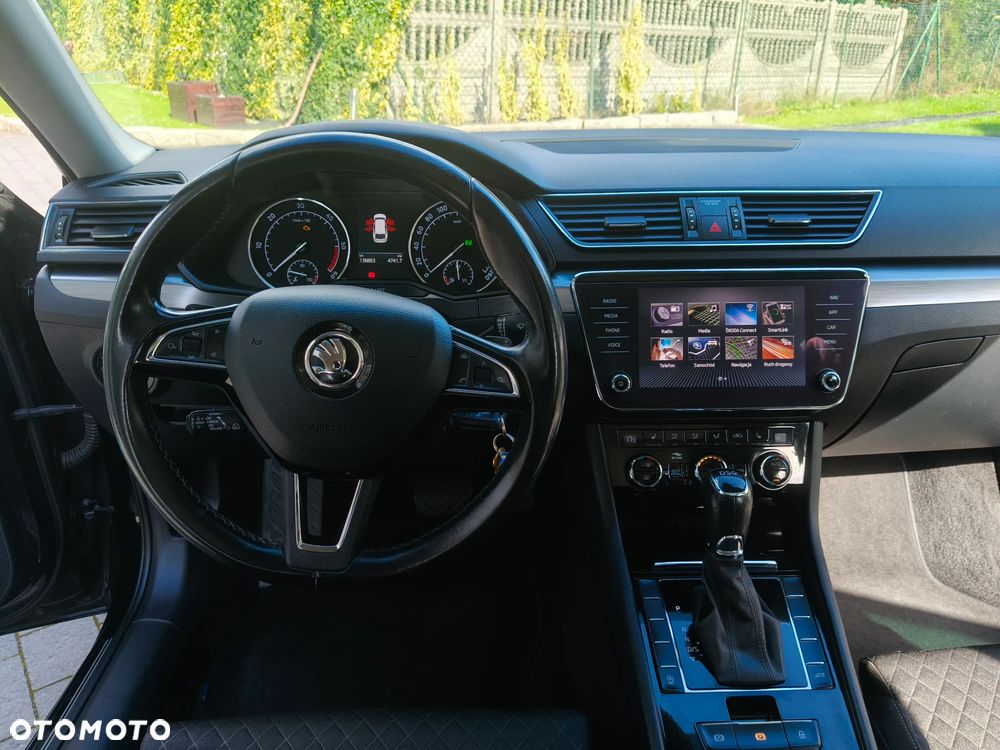 Skoda Superb Combi 2.0 TDI DSG Premium Edition - 9