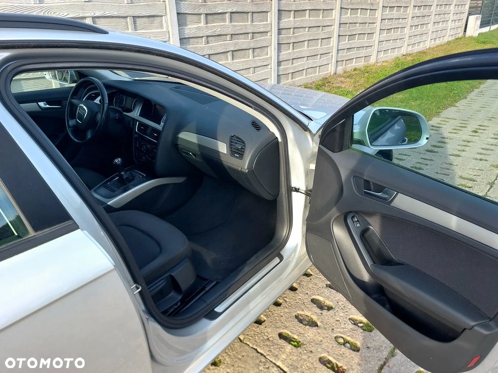 Audi A4 Limousine - 16
