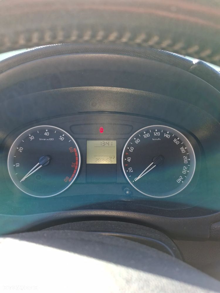 Skoda Fabia - 10