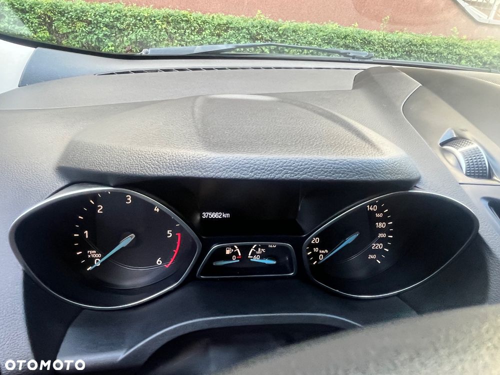 Ford Kuga 2.0 TDCi FWD Titanium - 12
