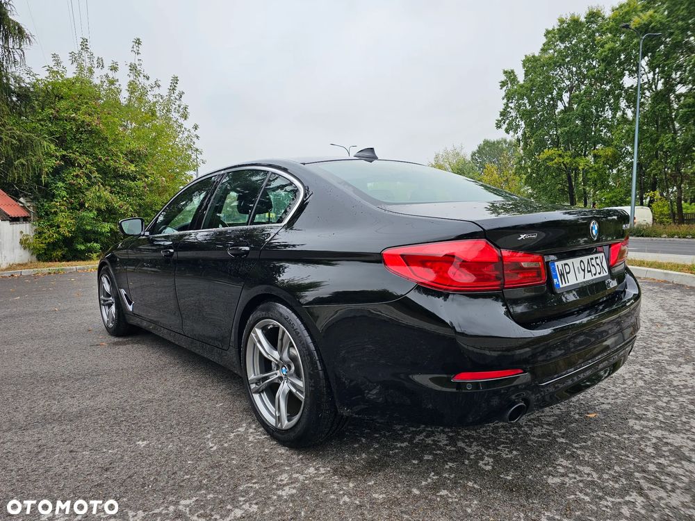 BMW Seria 5 530i xDrive Sport Line - 7