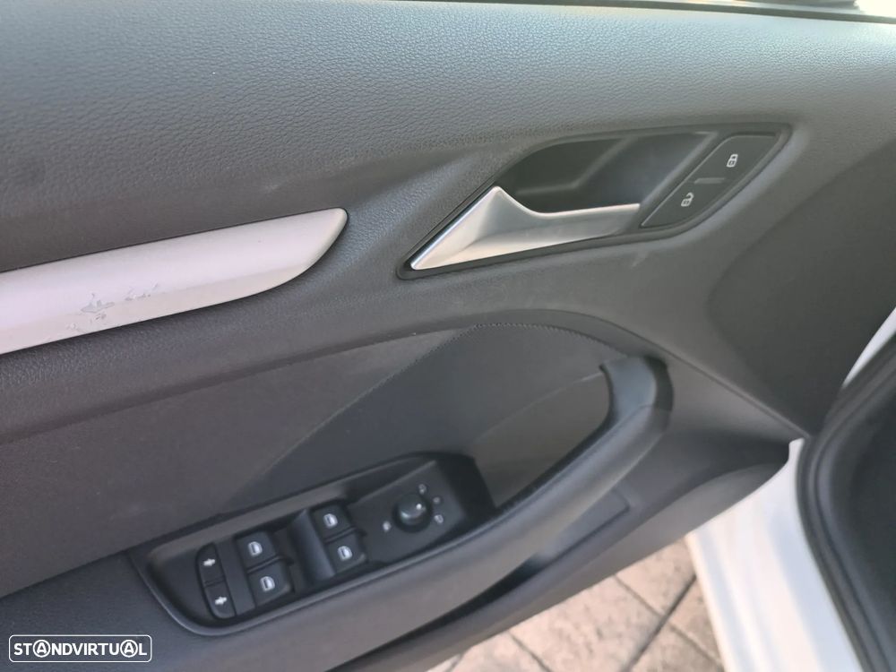 Audi A3 Sportback 1.6 TDI Advance Ultra - 14