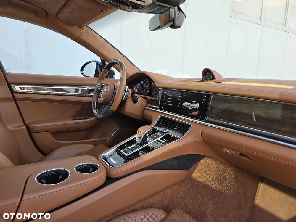 Porsche Panamera 4 Platinum Edition - 15