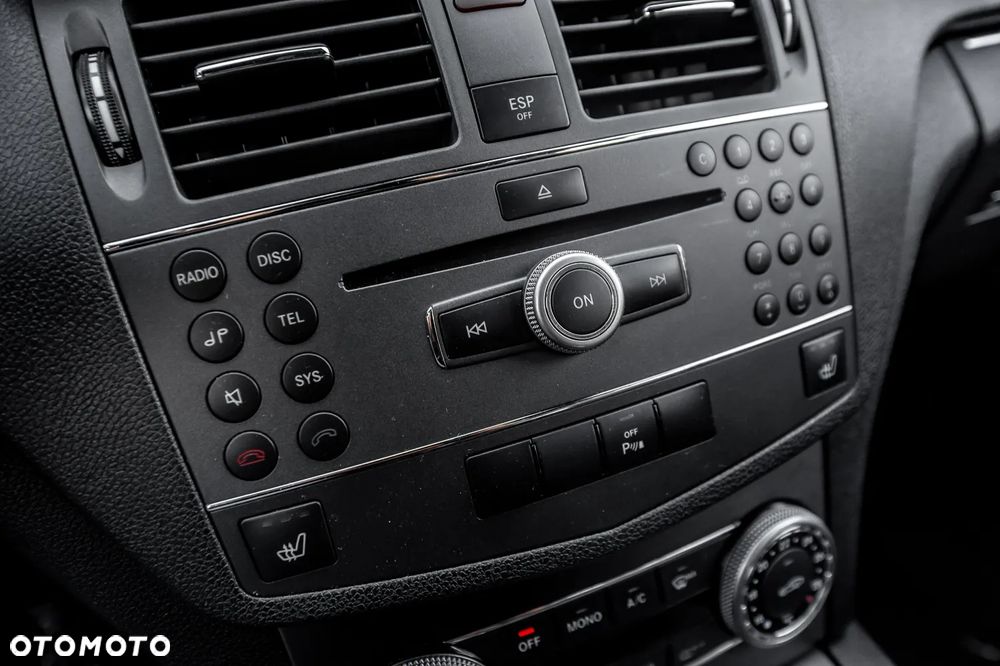 Mercedes-Benz Klasa C 200 T (BlueEFFICIENCY) 7G-TRONIC Elegance - 29