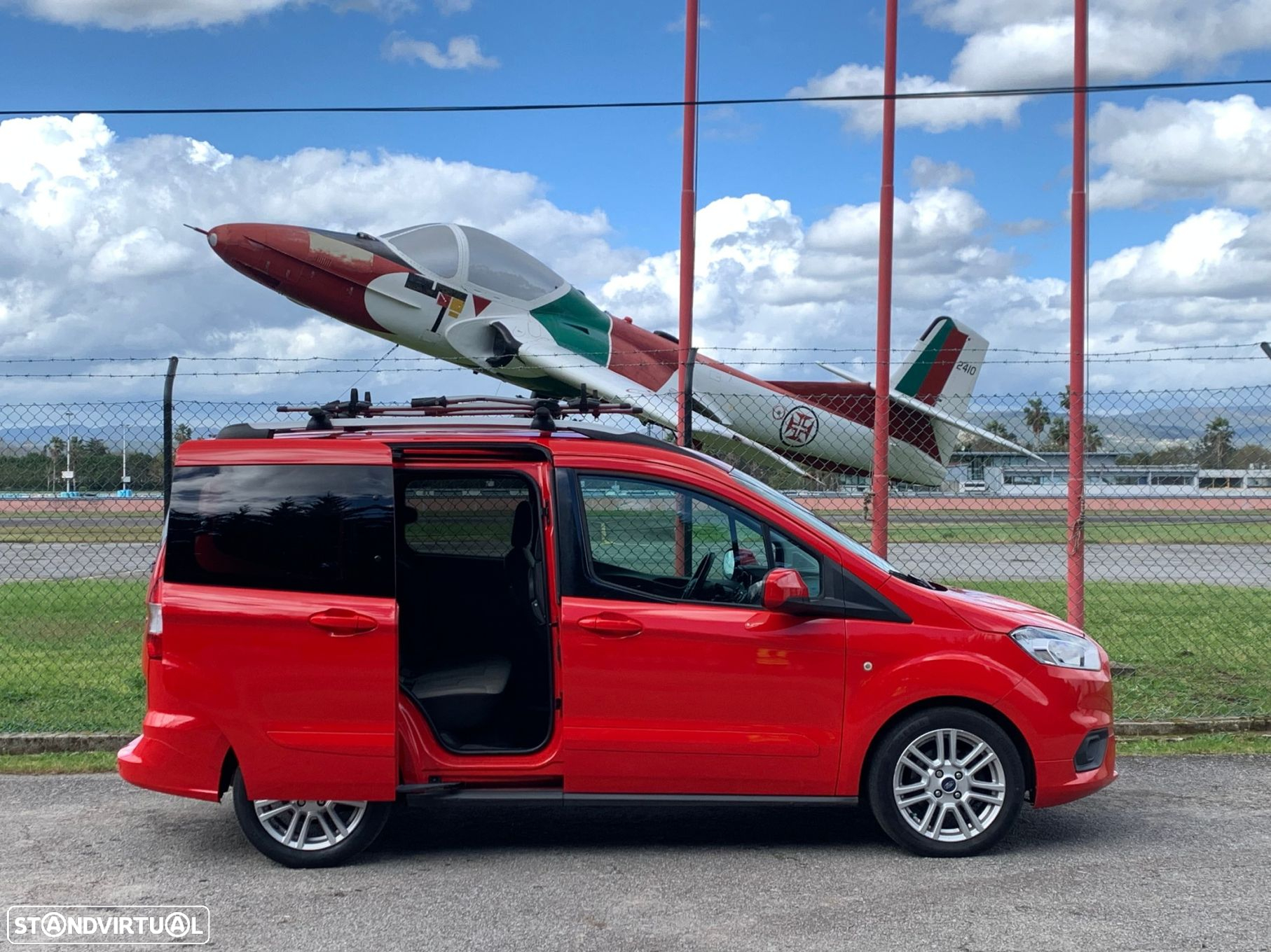 Ford Tourneo Connect 1.0i EcoBoost Titanium - 11