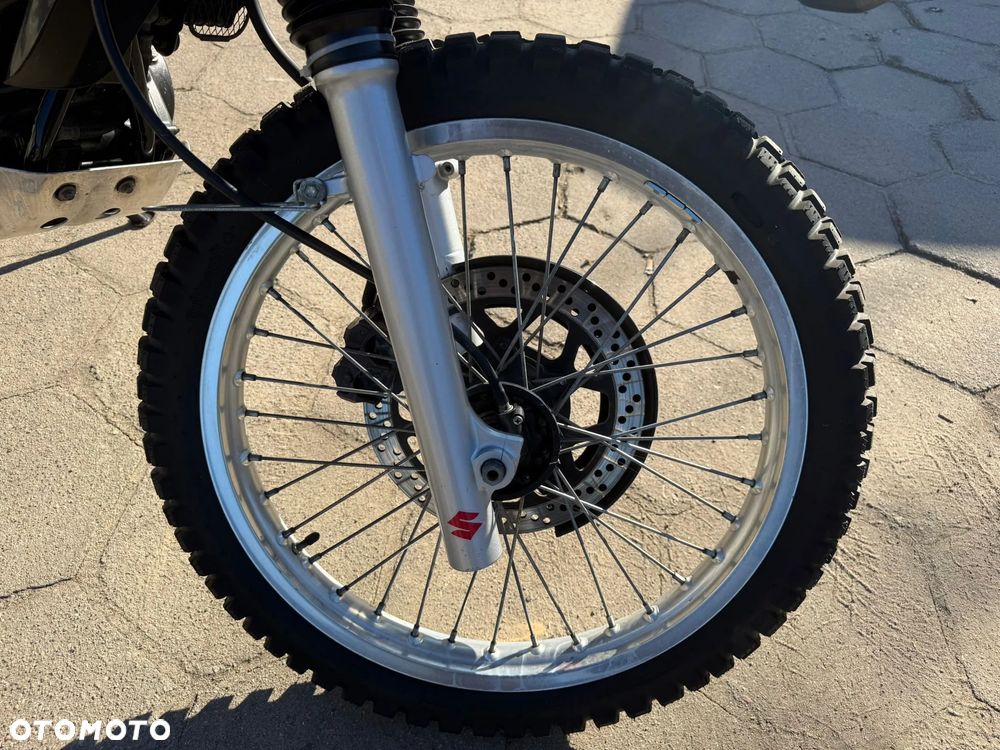 Suzuki DR - 10