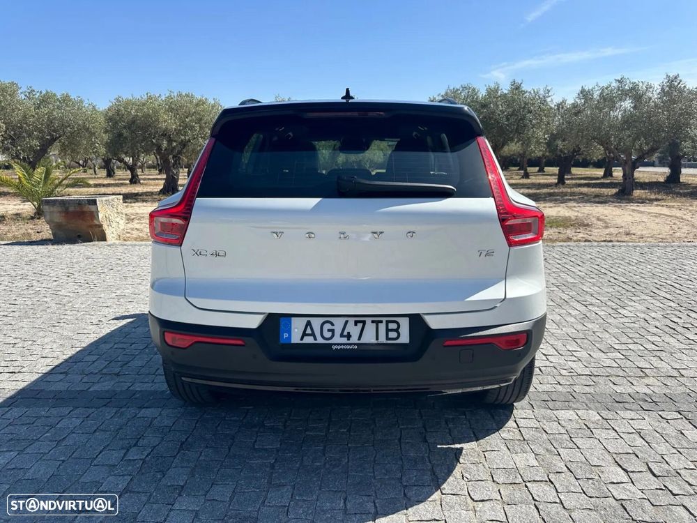 Volvo XC 40 1.5 T2 R-Design Geartronic - 4