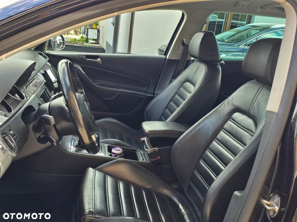 Volkswagen Passat Variant 2.0 TSI R-Line Edition Plus - 26