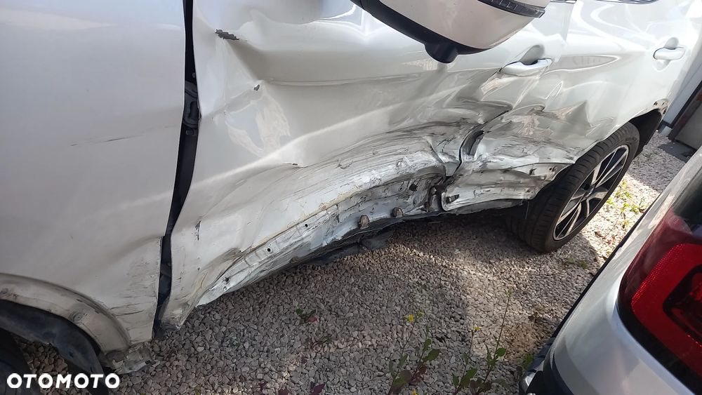 Nissan Qashqai 1.6 DCi Tekna+ - 4