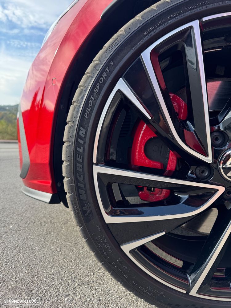 VW Golf 2.0 TSI GTI DSG - 37