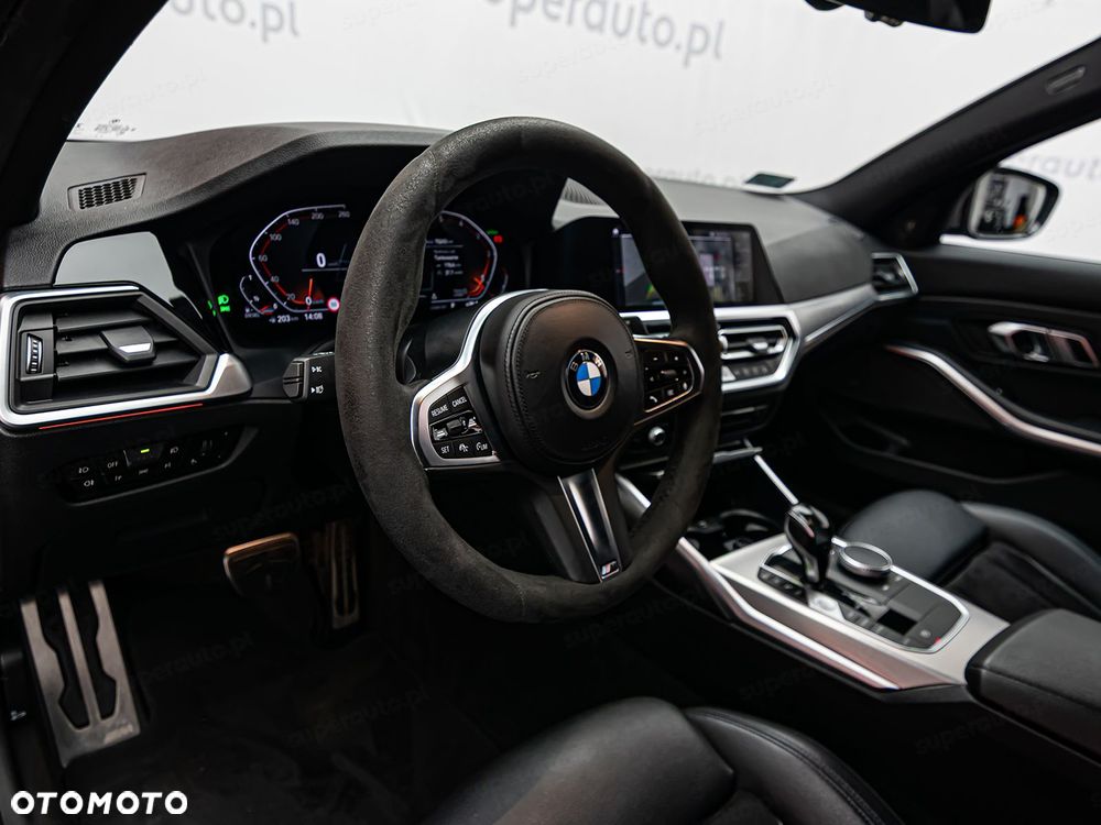BMW Seria 3 318d M Sport Shadow - 12