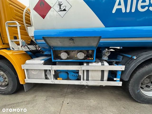 Mercedes-Benz AXOR - 14