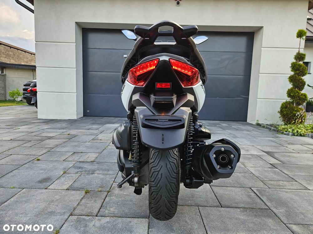 Yamaha X-max - 18