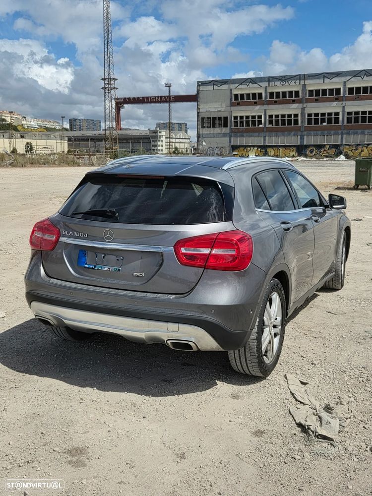 Mercedes-Benz GLA 180 CDI Urban - 3