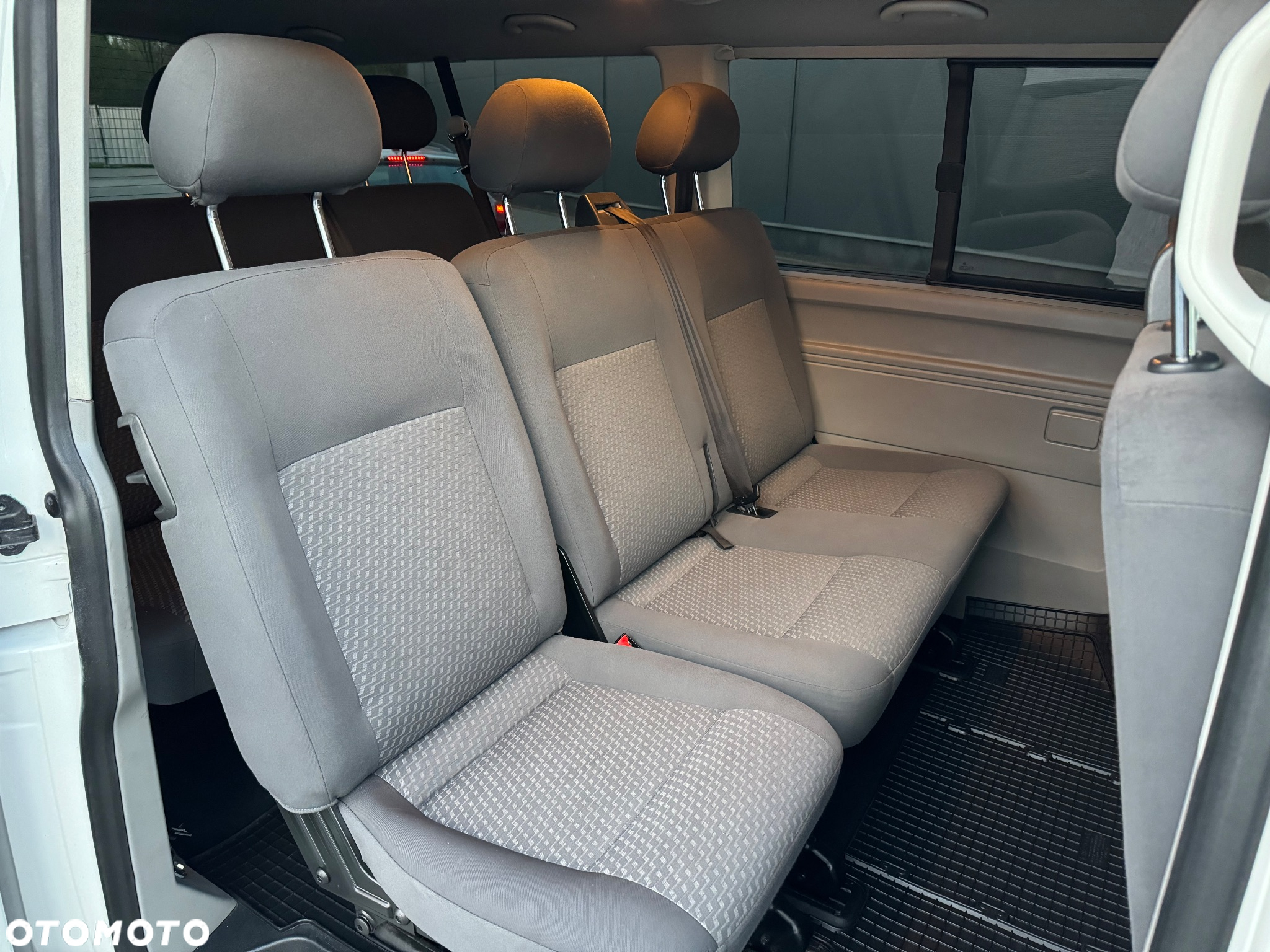 Volkswagen Caravelle TDI L2 Trendline - 9