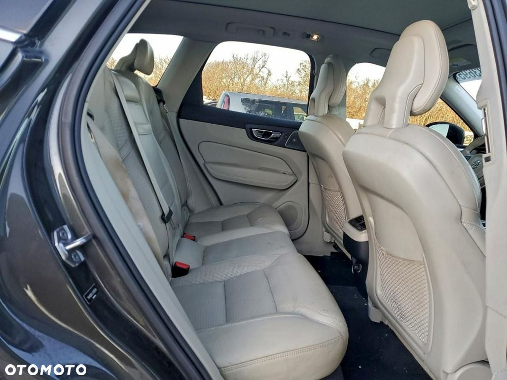Volvo XC 60 T5 AWD Inscription - 9