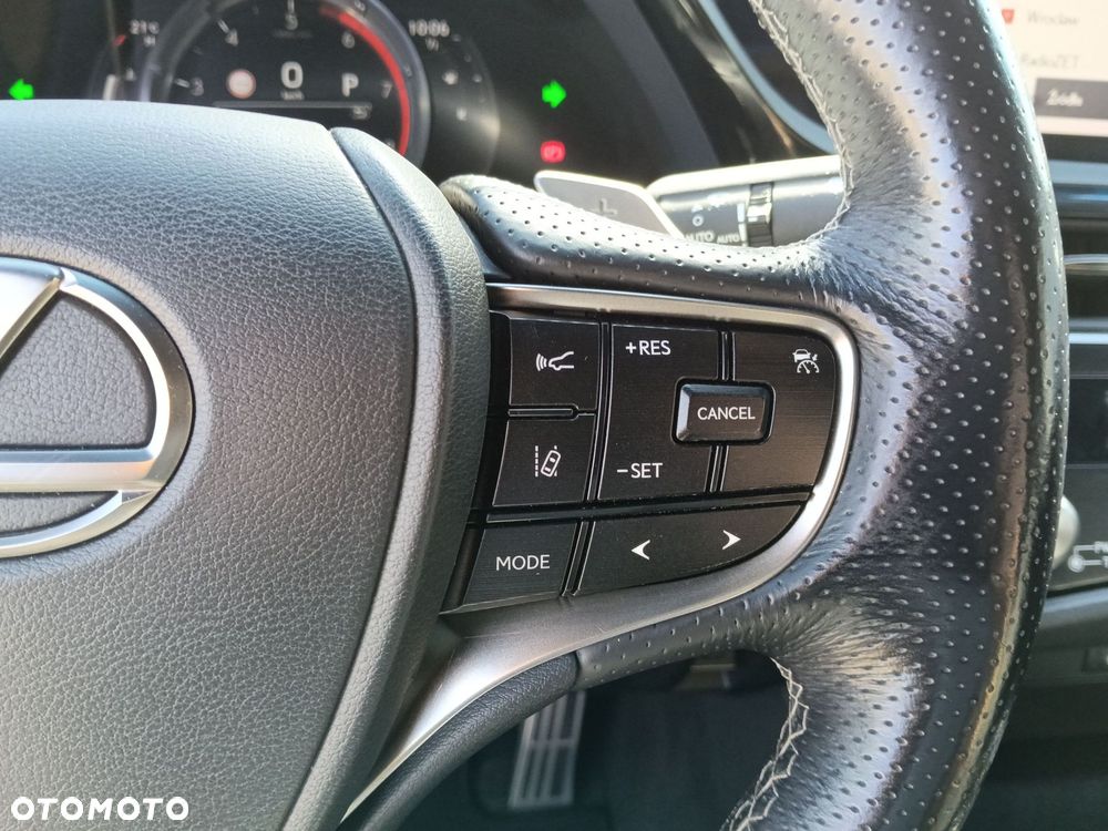 Lexus ES 300h F Sport Edition - 19